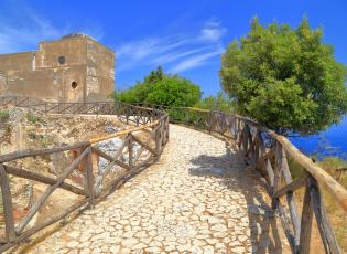 best hiking trails along the Amalfi coast. Ruins of Villa Jovis, Capri.