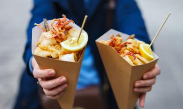 frittura di pesce. Fried seafood. Street food in Italy.