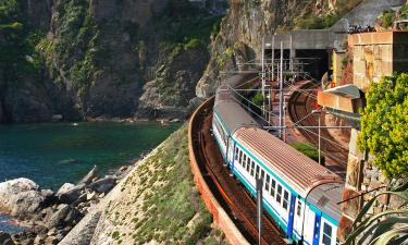 Cinque Terre. Train at station Manarola