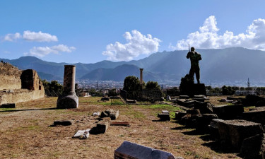 From Naples: Pompeii & Napoli Ultimate Day Trip with Pizza Feast